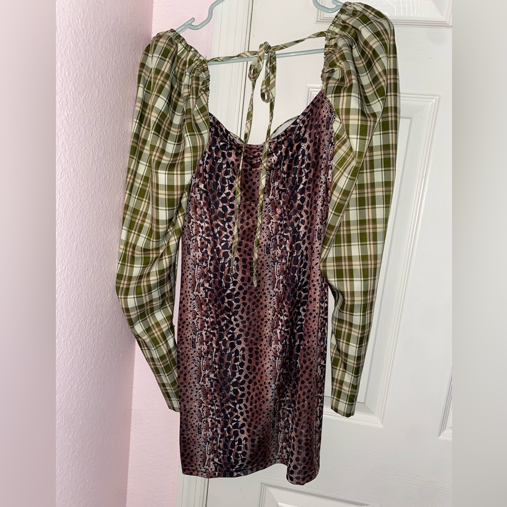 Puffy sleeve mini dress